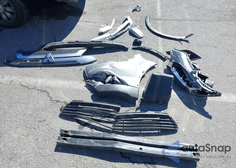 2020 Mitsubishi Outlander Le 2.4/Se 2.4/Sel 2.4/Sp 2.4 z USA, uszkodzony, nr VIN JA4AD3A32LZ036785